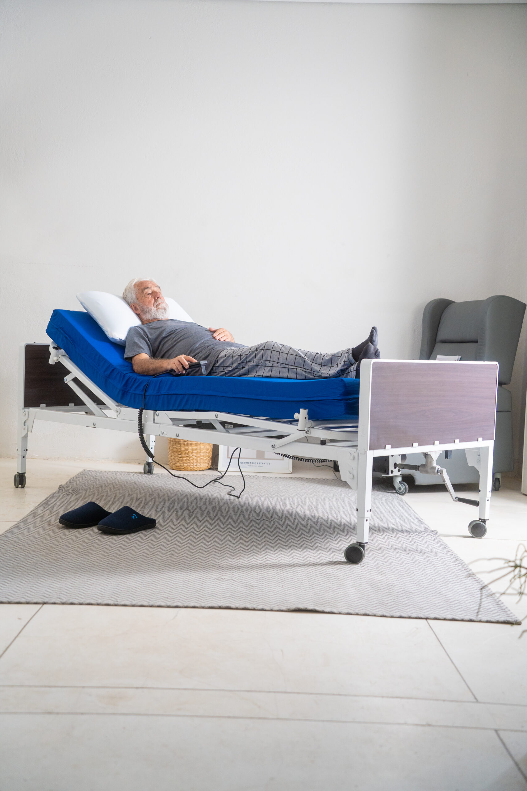 Cama Full Electrica Theracare (Theracare Full Electric Bed) - Imagen 2