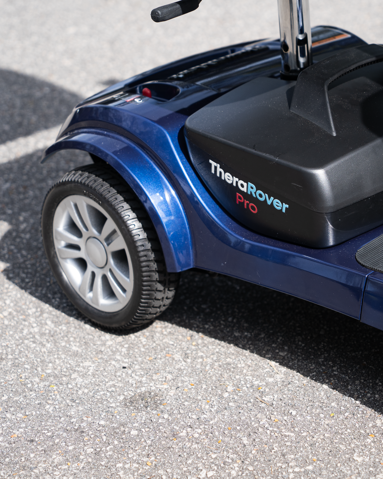 Scooter Electrico para Movilidad Therarover Pro Azul (TheraRover Electric Scooter Pro Blue) - Imagen 6